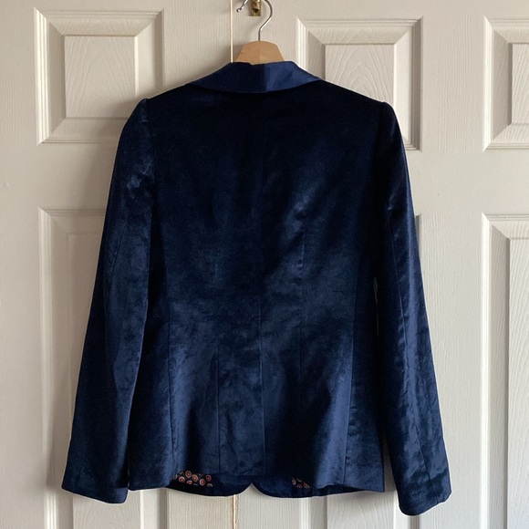 Elizabeth & James Elegant Navy Velvet Blazer - Picture 7 of 9